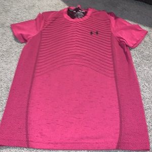Men’s pink under Armour workout top